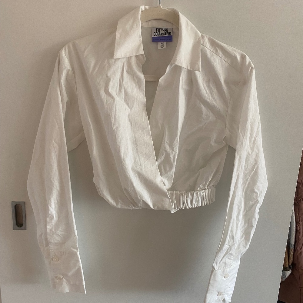 Future Collective White Long Sleeve Cropped Blouse Size XXS. NEW without tags